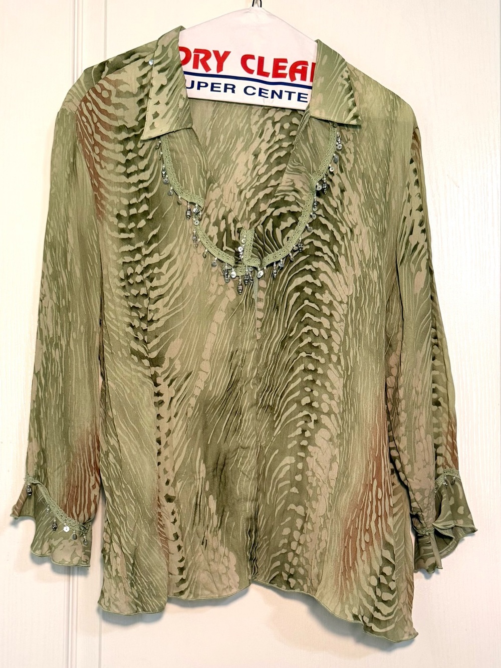 Dress Barn Women’s Beaded V-Neck semi sheer snap up green blouse size XL